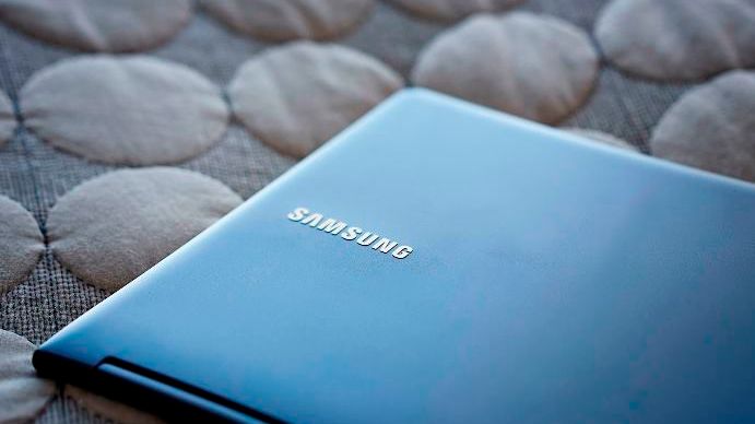 Samsung 9-series laptop_02