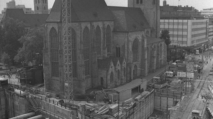 Bild 6_Stadtbahn      Reinoldikirche