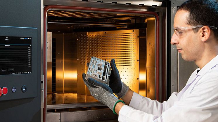 Robozes 3D-skrivare producerar kundanpassade metallersättningskomponenter.