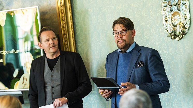 Marcus Fredriksson från Karlskrona kommun hör Ola berätta om vårt nya stipendium #Tillsammans.