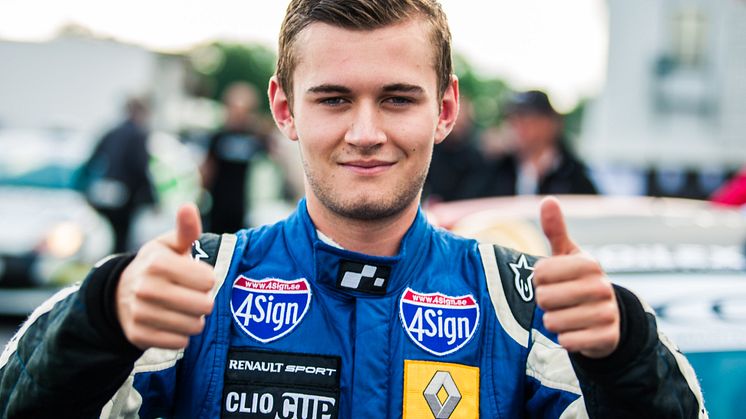 Helling mot rekord och seger i Renault Clio Cup