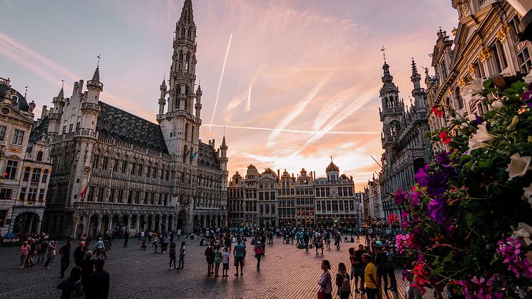 DEST_BELGIUM_BRUSSELS_GRAND_PLACE_PEOPLE_GettyImages-1137269720_Universal_Within usage period_94121