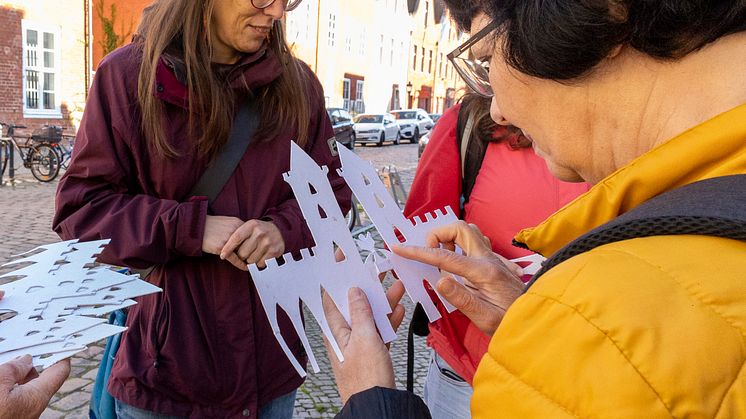 Führung für blinde und sehbeeinträchtige Menschen durch das Holländische Viertel