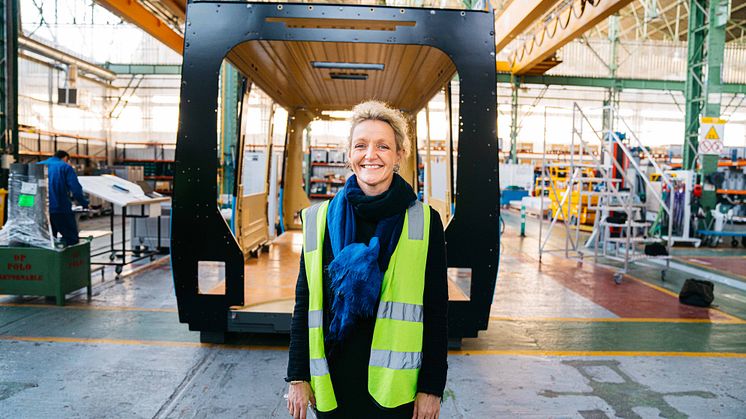 Første vognkasse av den første av 87 nye trikker til Oslo