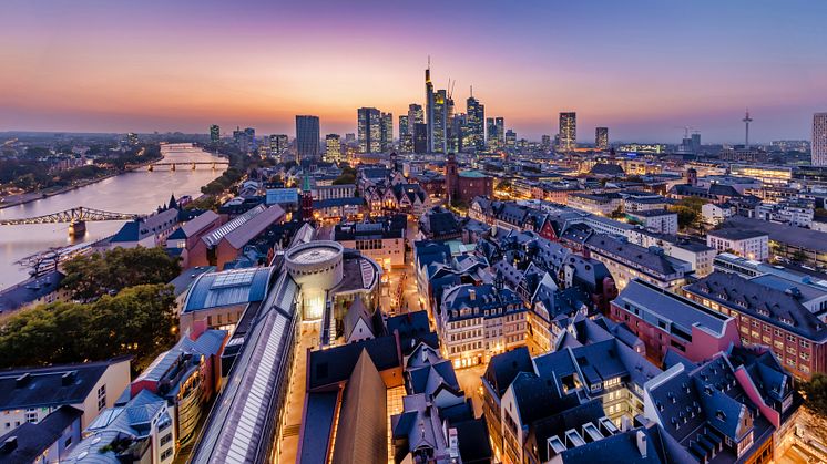 Frankfurt am Main_Frankfurt_am_Main_Skyline_bei_Sonnenuntergang