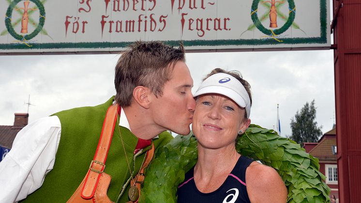 Holly Rush vann/won UltraVasan 2014 90 K. (Kransmas Daniel Svensson.)