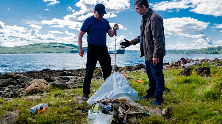 Mapping plastics at Kola Bay as part of the MALINOR project (Photo: MMBI).
