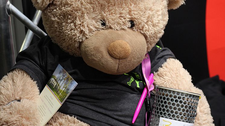 Teddy wirbt für Bärenherz auf der FIBO in Köln