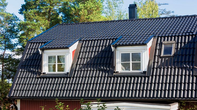 Nylagt betongtak: Jönåker Elegant, svart