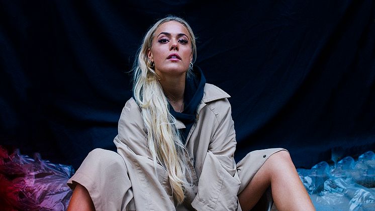 Endelig mer musikk fra popkomet Julie Bergan