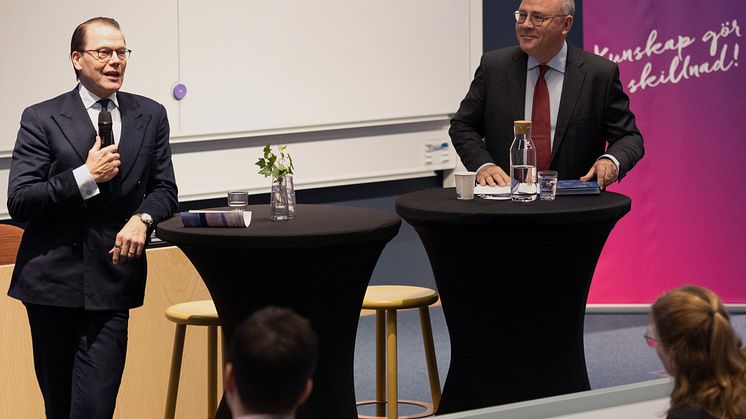 Prins Daniel och Håkan Buske ordförande i IVA´s näringslivsråd.jpg