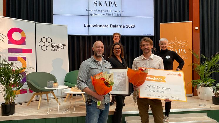Fredrik Bokvist och Lars Thelin, Vivolab AB från Falun, får SKAPA-priset för sin högkvalitativa medicintekniska produkt Breease.