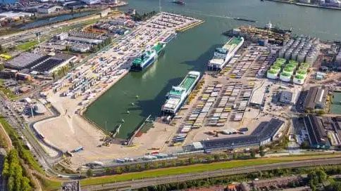  Rotterdams hamn i Nederländerna.