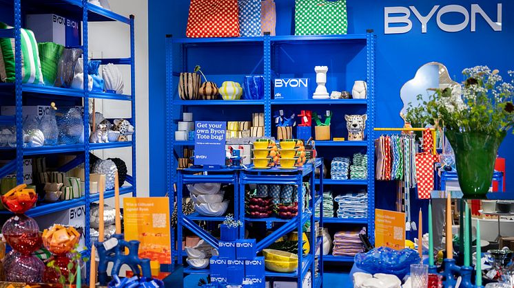Byon öppnar sin första brand store 