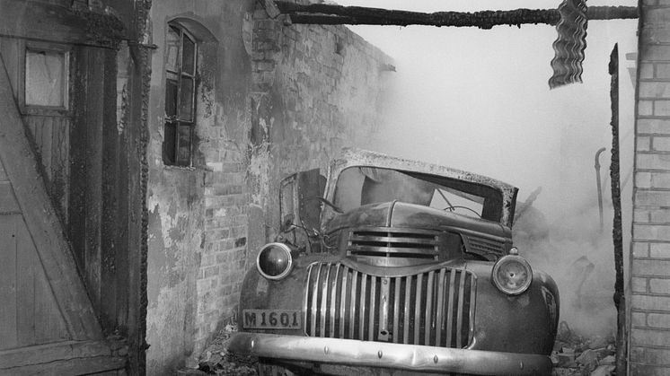 Branden i Annelövs bageri. © Sandgren-Petersson, 1951