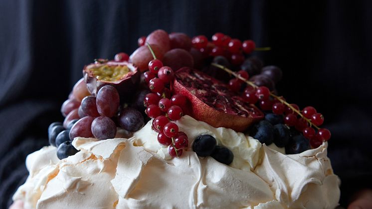Flora cake stand, Sagaform AW23