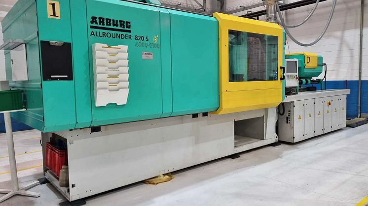 1 ARBURG ALLROUNDER 820 S 4000-1300 Injection Moulding Machine