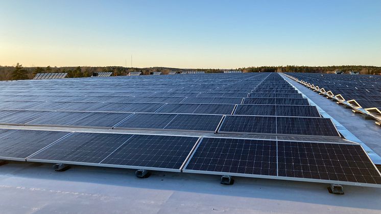Axfood bygger Sveriges största takbaserade solcellsanläggning