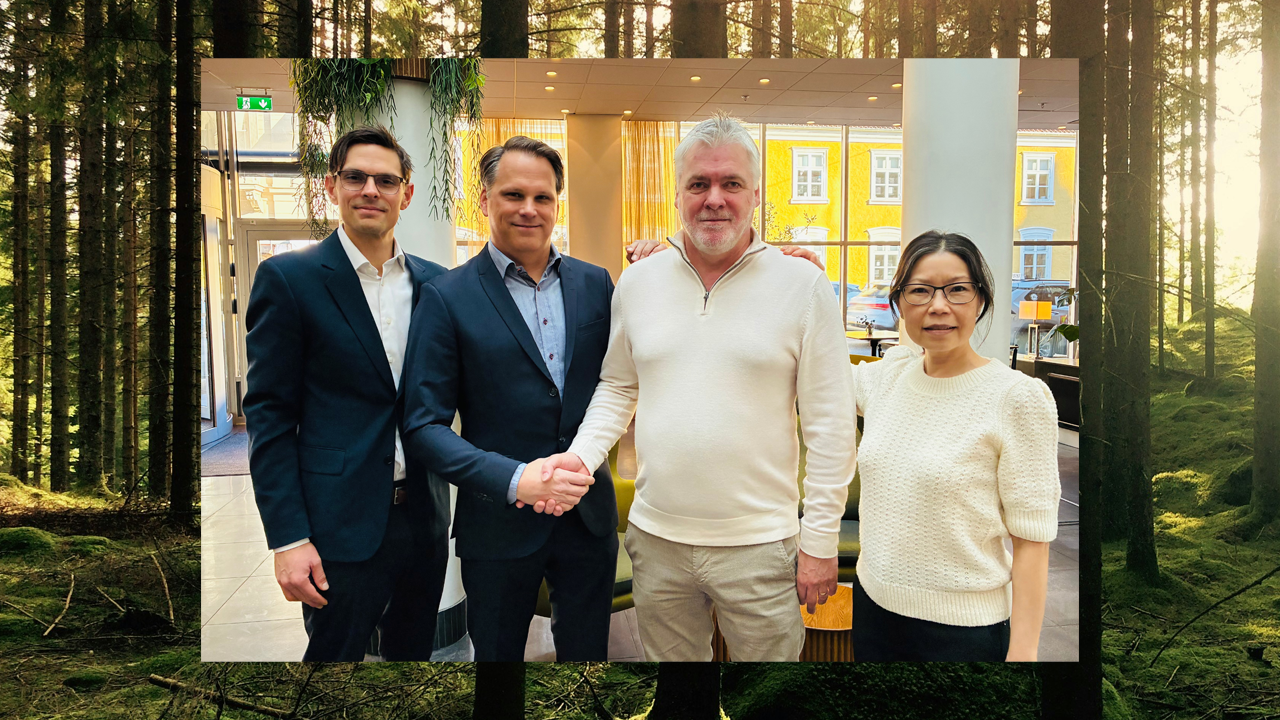 På bilden ser fr v Björn Wulff - Addnode Group, Christian Donaldson - pcSKOG, Staffan Bygdén - Icebound och Helen Karlsson - Addnode Group