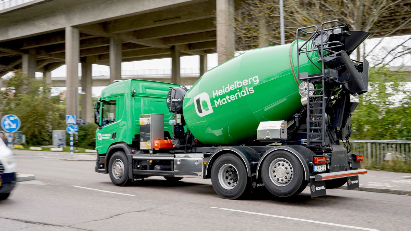 <span>Betongbil i trafik</span>