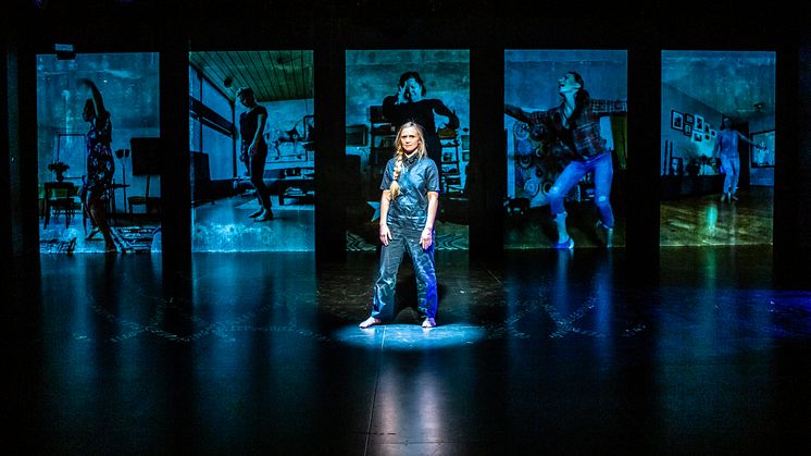 "When the bleeding stops" av isländska Lovísa Ósk Gunnarsdottir turnerar med Dansnät Sverige under hösten. Foto: Owen Fiene