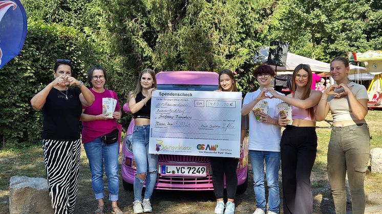 Schüler der Riesaer Oberschule überreichen Spende an unser Kinderhospiz