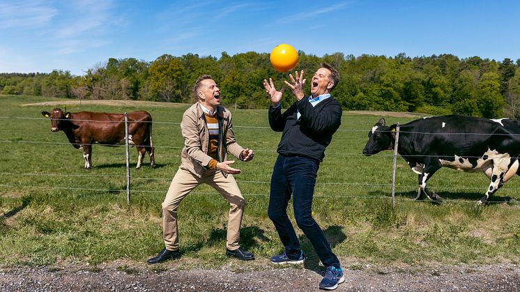 «Turbotvillingene» av tvillingbrødrene Robert og Harald Stoltenberg er en vill og fornøyelig barnebokserie som sparker oppover, mener VGs anmelder. Foto: Kristin Aafløy Opdan