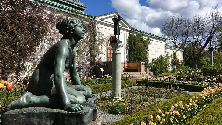 Skulpturen Grodan av Per Hasselberg, Galleriterrassen. Foto: E. Hedstrand