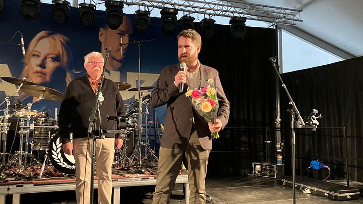 Victor Rundqvist, kommunråd i Halmstads kommun, tog emot priset "Årets husbilsvänligaste kommun" i Karlstad.