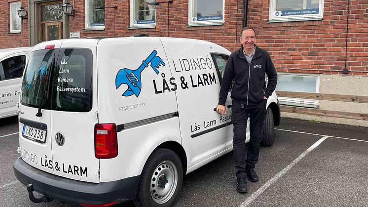 "Det fina med VAKA® är att det går att utnyttja befintligt kablage, vilket gör installationen kostnadseffektiv. Kabeldragningen är annars i många fall den stora kostnaden", säger Thomas Persson, installatör och delägare i Lidingö Lås. 