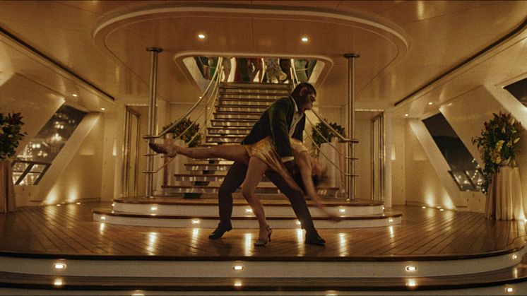 En tidlig julegave: Scene fra BETTER MAN er ude nu! Med Robbie Williams’ megahit “She’s The One”