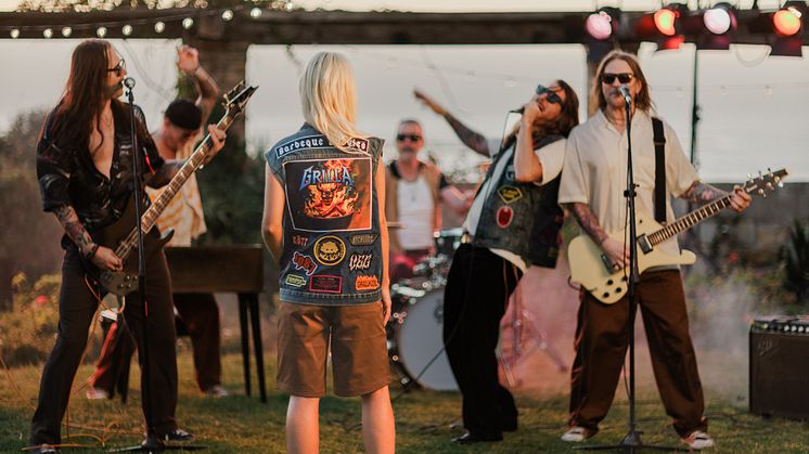 Johnny’s och rockbandet Nestor släpper låt tillsammans