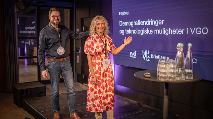 Nedim Olsson Kasumacic, avdelingsleder i NKI Nettstudier og rektor Hege Ulveland i NKI Nettstudier