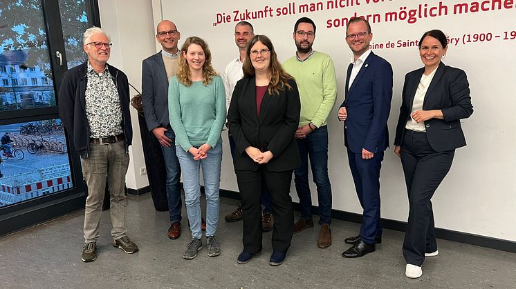 (v.l.) vorne: Lisa Grützmacher und Silke Mollenhauer (OOWV), hinten: Hyco Verhaagen, Kay Schönfeld (OOWV), Prof. Dr. John-Oliver Engler, Matthias Galle (Landkreis Vechta), Dr. Benedikt Beckermann (Kreisrat Vechta) und Dr.in Barbara Grabkowsky.