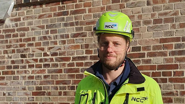 – En utmaning är projektets storlek med sju olika hus och där framdriften ska ske parallellt. Vi kan hålla på att riva i en del och bygga nytt i en annan del samtidigt, berättar Adam Borg, projektchef hos NCC.
