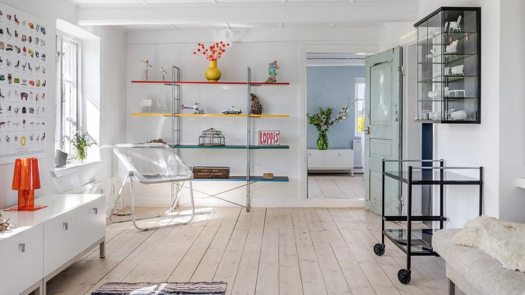 Temaauktionen Niels Gammelgaard c/o IKEA klubbas online hos Stockholms Auktionsverk den 26 augusti.﻿﻿