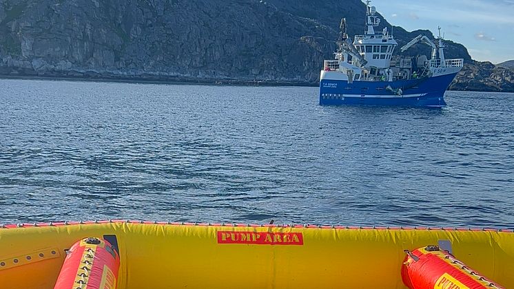 Fiskefartøy og current buster 
