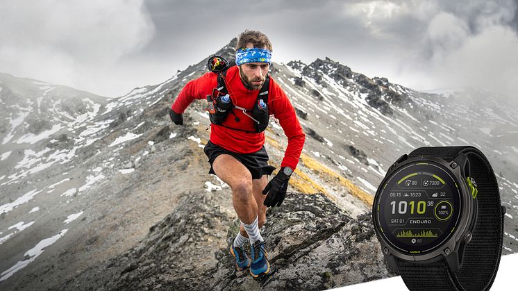 Skub dine grænser med Enduro 3 fra Garmin, et let, ultraperformance GPS-smartwatch med klassens bedste batteriltid
