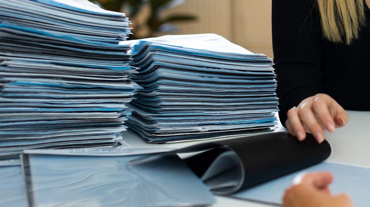 Nonwoven created from recycled raw materials are in high demand from customers. A new climate -friendly nonwoven is now available, made of recycled polypropylene – the raw material most often used in nonwovens. It is more cost-effective and easier to