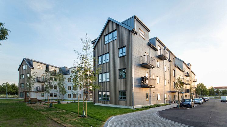 Kv Arken Växjö, Sajt Arkitektstudio. Fasad med naturnära färger, trä och fibercement i kombination.