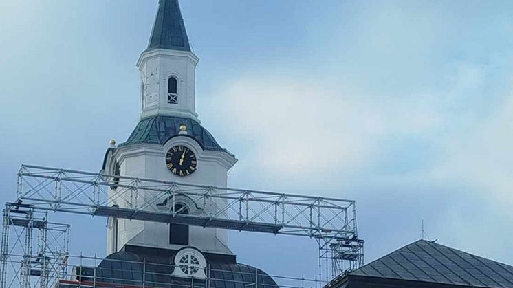 Ett omfattande renoveringsarbete pågår runt Säbrå kyrka utanför Härnösand. Huvudentreprenören Bekab har tagit hjälp av Layher som 3D-skannat byggnaden, vilket är till stor hjälp när det saknas ritningar.