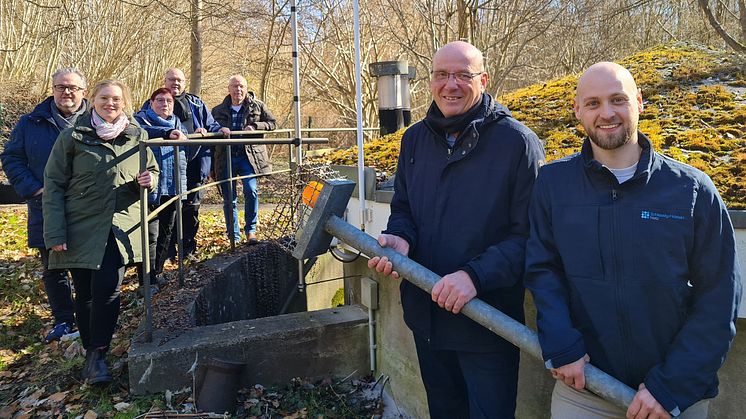 (v.l.) Jan Kerk (HanseWerk), Stina Volertsen (Amt), Bürgermeisterin Doris Hinrichsen (Boksee), Uwe Standop (Amt), Bürgermeister Frank Jedicke (Kirchbarkau), Amtsvorsteher Marco Lüth (Pohnsdorf) und Mirko Mrosek (SH Netz).