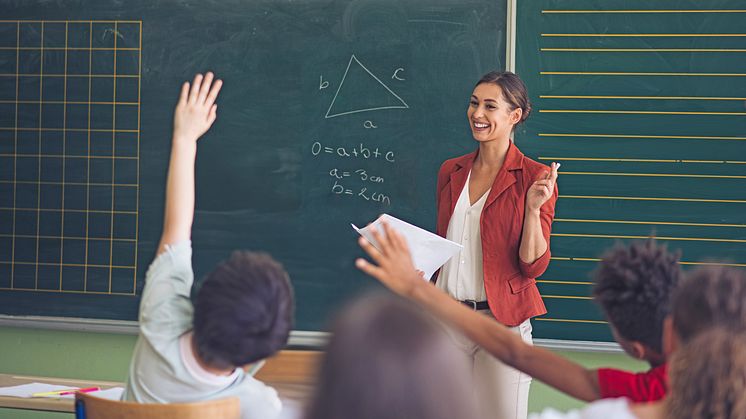 Option für Beamte: Zurich führt Absicherung gegen Dienstunfähigkeit in der Berufsunfähigkeitsversicherung ein
