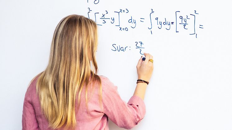 Till hösten 2025 får JENSEN gymnasium Eskilstuna tillstånd att starta en spetsutbildning i ämnet matematik. 