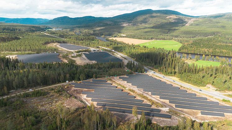 2024-09 Akershus Energi Sol Solgrid Furuseth Solkraftverk-web-6.jpg