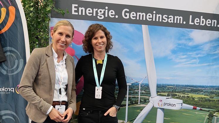Katharina Beyer, Vorständin bei Prokon, und Alma Spribille, Geschäftsführerin bei WEtell beim Impact Festival 2024.