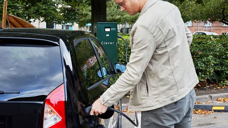 Clever og APCOA vil sætte strøm til tusindvis af p-pladser 