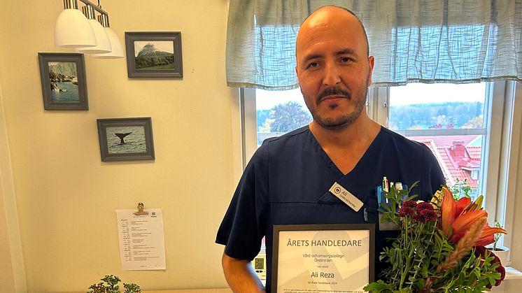 Ali Reza belönas med utmärkelsen Årets handledare i Regionen 2024