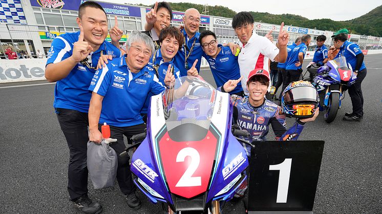  JSB1000：オートポリス大会から3連勝、今季通算値4勝目を挙げた#2 岡本裕生選手（YZF-R1）