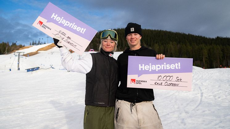 Svenska mästarna i slopestyle Novalie Engholm och Kalle Olofsson. Foto: Daniel Bernstål. 